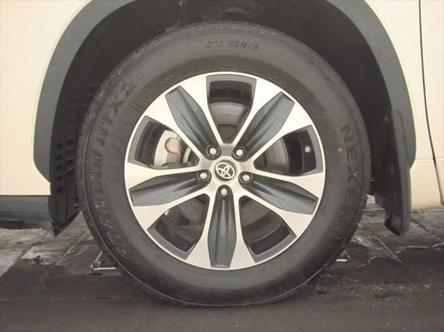 used 2020 Toyota Highlander car, priced at $29,860