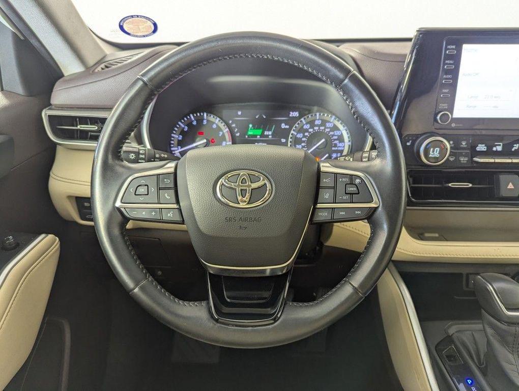 used 2020 Toyota Highlander car, priced at $28,997