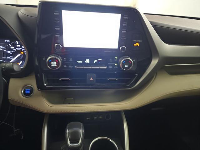 used 2020 Toyota Highlander car, priced at $29,860