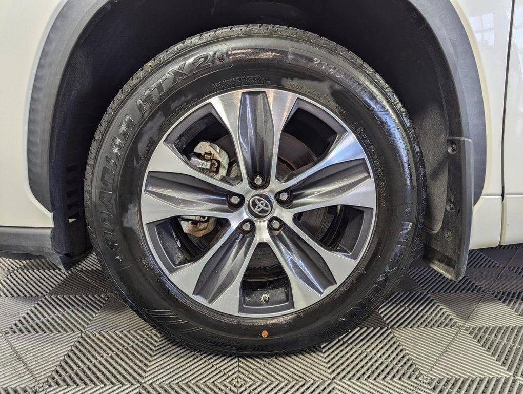 used 2020 Toyota Highlander car, priced at $28,997