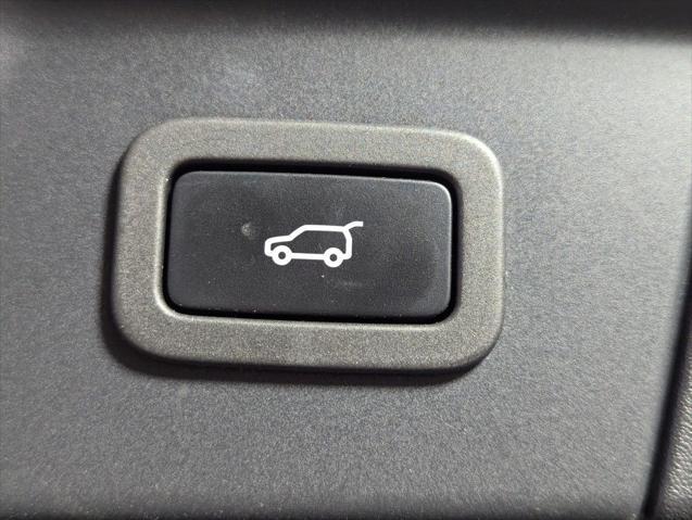 used 2021 Land Rover Range Rover Velar car, priced at $35,219