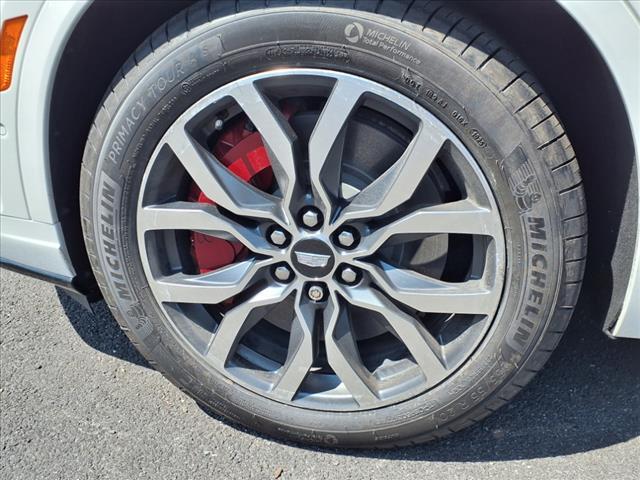 used 2022 Cadillac XT6 car, priced at $38,585