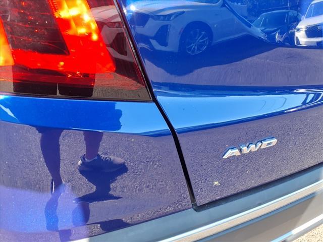used 2023 Cadillac XT5 car, priced at $32,985