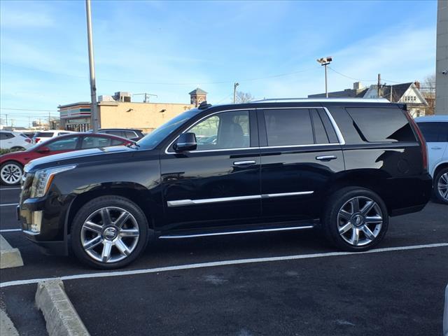 used 2020 Cadillac Escalade car, priced at $45,995