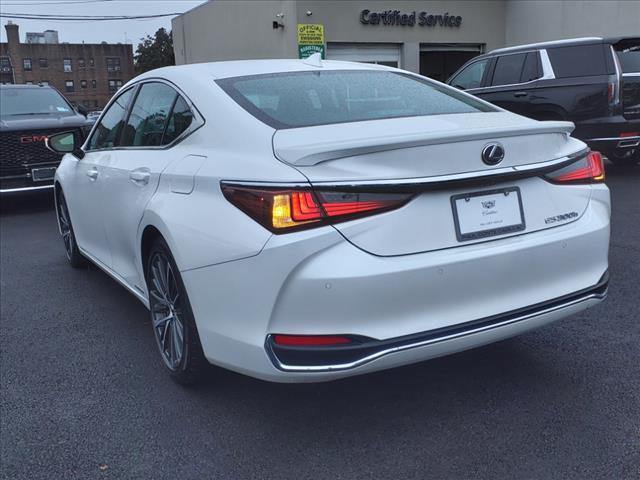 used 2022 Lexus ES 300h car, priced at $37,995