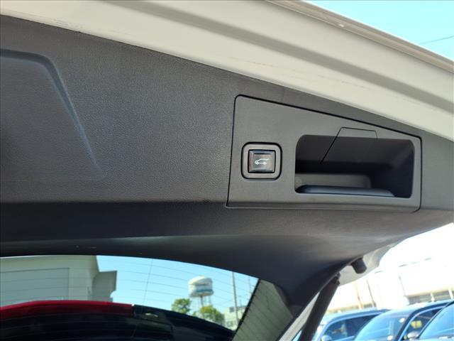 used 2022 Cadillac XT5 car, priced at $30,985