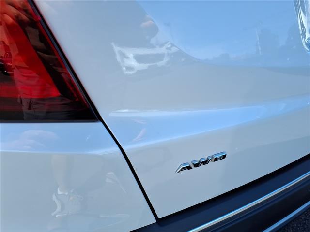 used 2022 Cadillac XT5 car, priced at $33,585