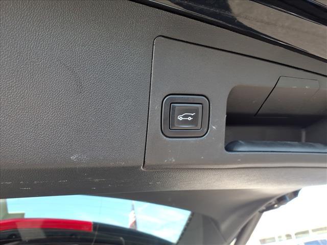 used 2022 Cadillac XT5 car, priced at $37,985