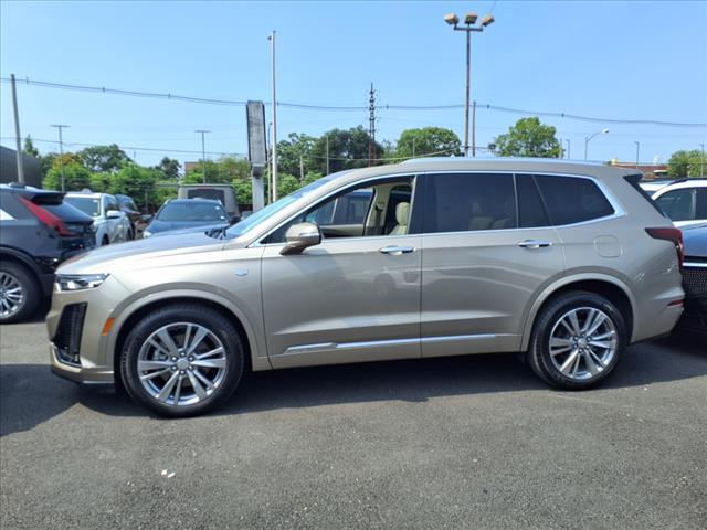 used 2022 Cadillac XT6 car, priced at $37,985
