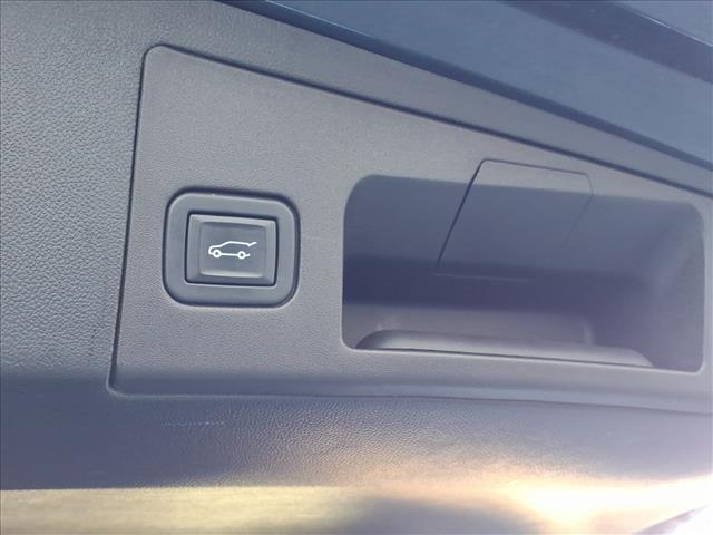 used 2022 Cadillac XT5 car, priced at $31,585