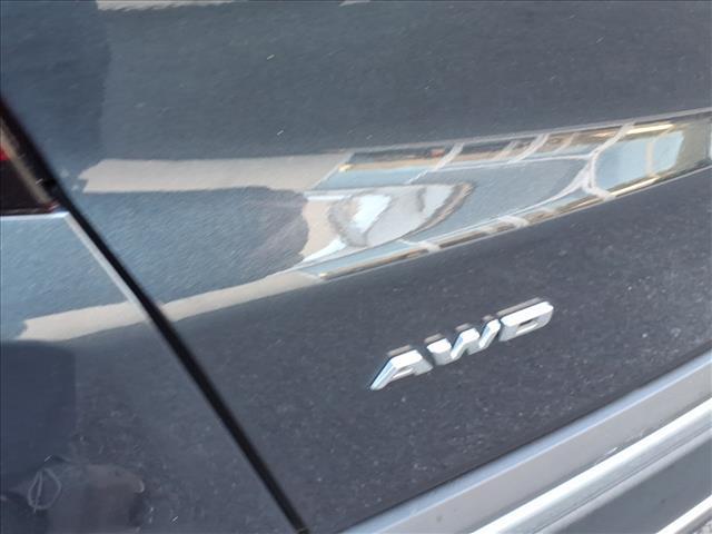 used 2022 Cadillac XT5 car, priced at $31,585