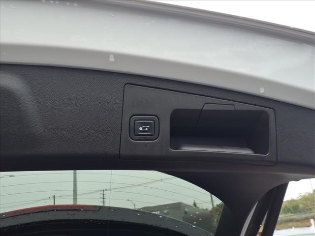 used 2022 Cadillac XT4 car, priced at $28,985