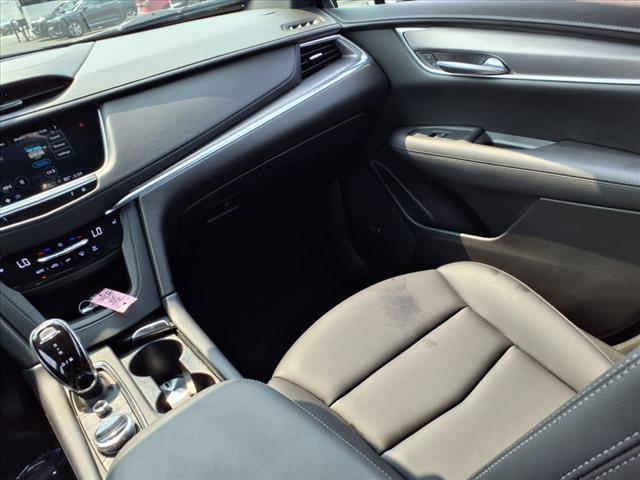 used 2022 Cadillac XT5 car, priced at $27,985