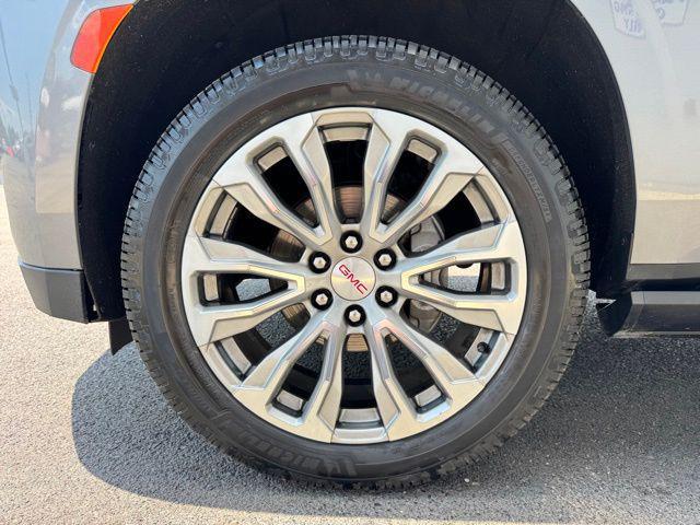 used 2021 GMC Yukon XL car, priced at $50,998