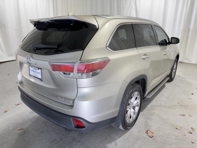 used 2014 Toyota Highlander car, priced at $12,995