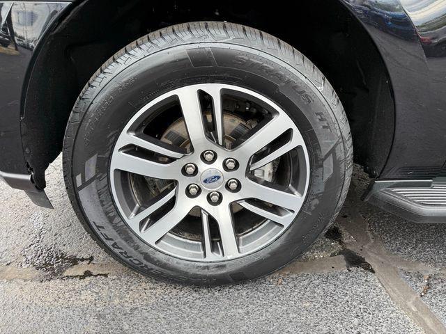 used 2024 Ford Expedition car, priced at $50,918