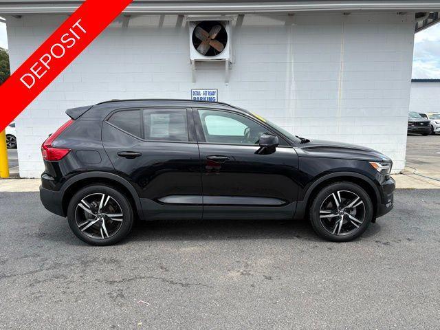used 2022 Volvo XC40 car, priced at $26,389