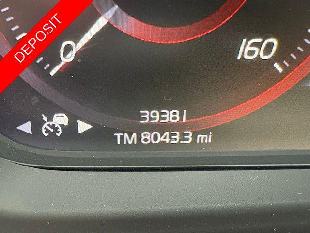 used 2022 Volvo XC40 car, priced at $26,389