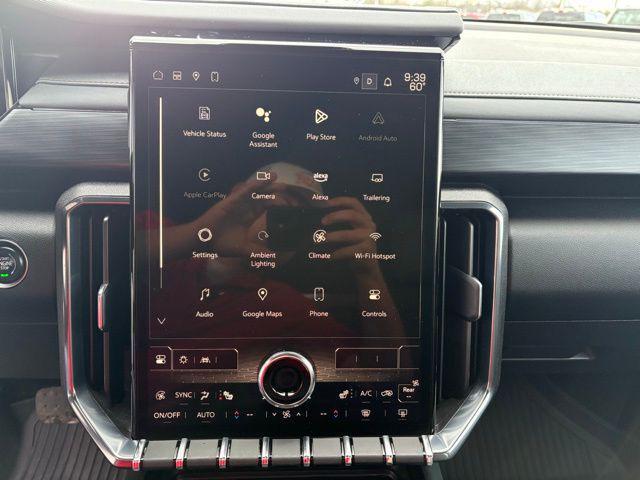 used 2024 GMC Acadia car, priced at $43,652