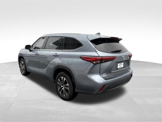 used 2020 Toyota Highlander car, priced at $27,868