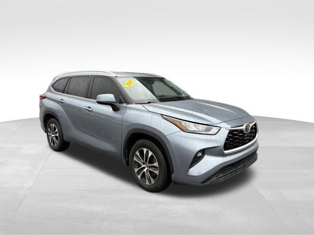 used 2020 Toyota Highlander car, priced at $27,868