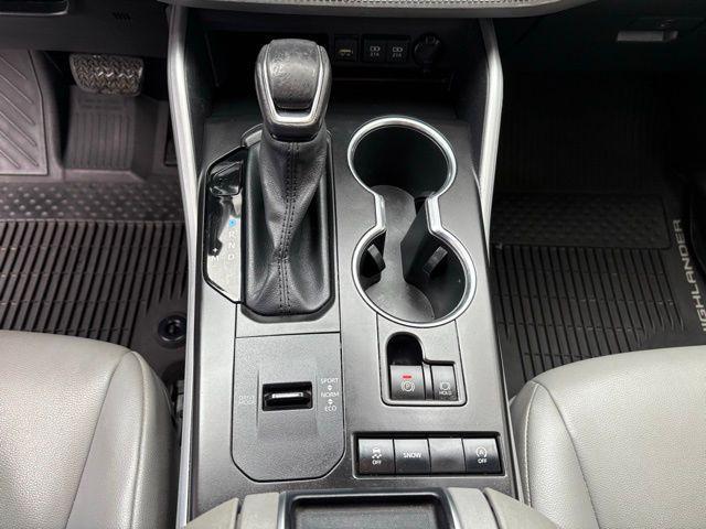 used 2020 Toyota Highlander car, priced at $27,868