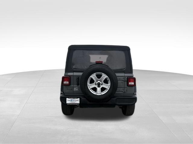 used 2022 Jeep Wrangler Unlimited car, priced at $31,617