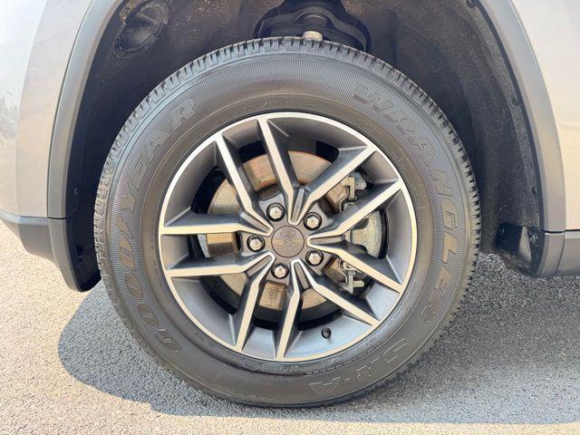 used 2021 Jeep Grand Cherokee car, priced at $25,998