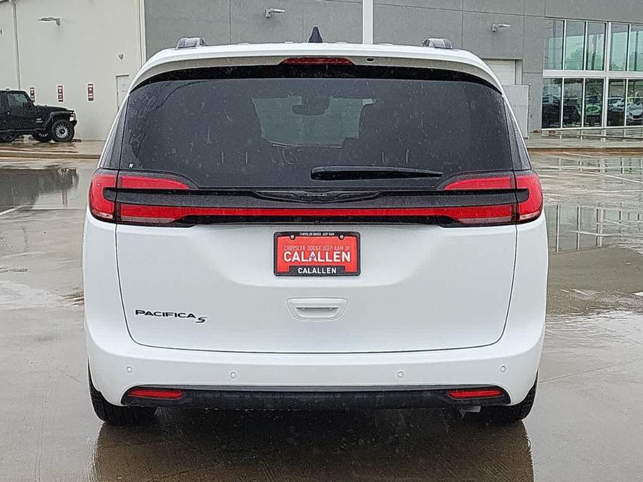 new 2024 Chrysler Pacifica car, priced at $41,812