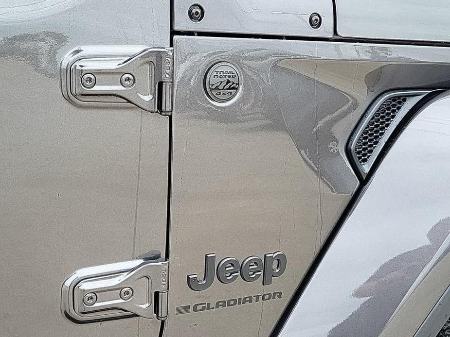 new 2024 Jeep Gladiator car, priced at $48,590
