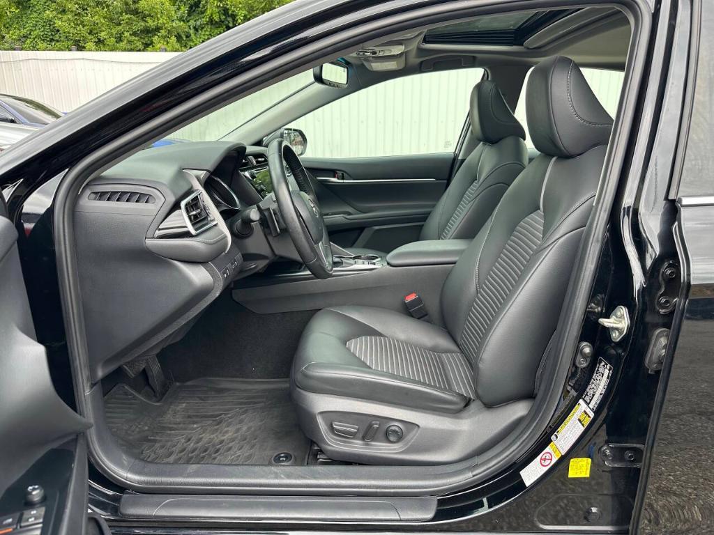 used 2018 Toyota Camry Hybrid car, priced at $17,995