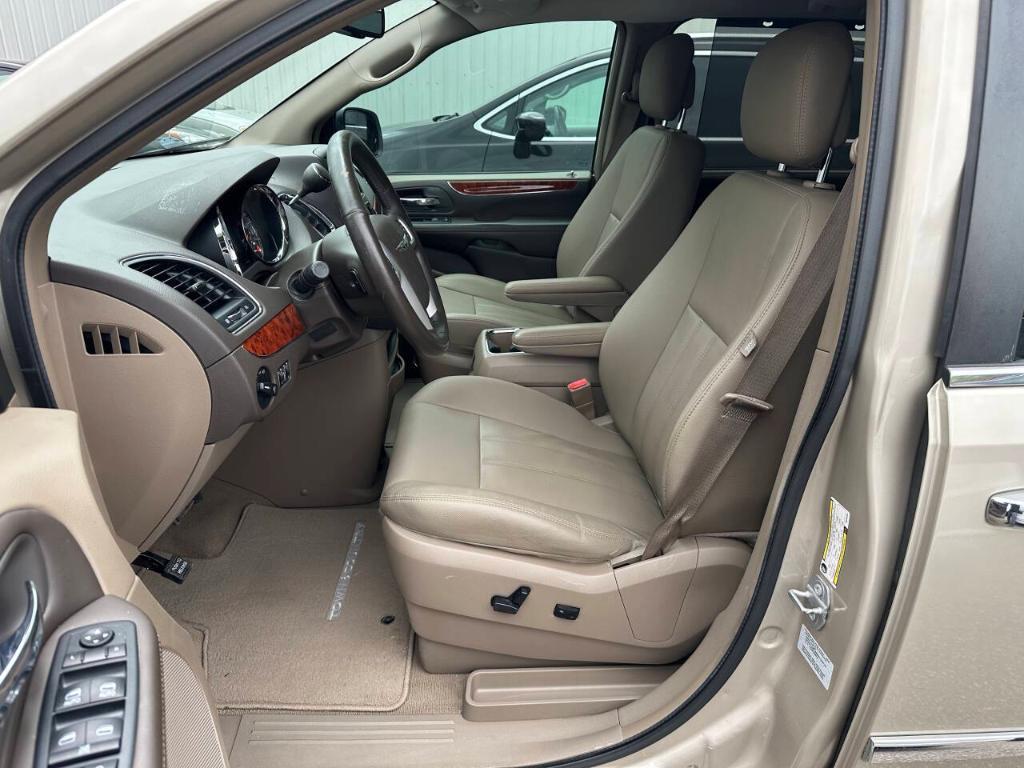 used 2016 Chrysler Town & Country car, priced at $11,995