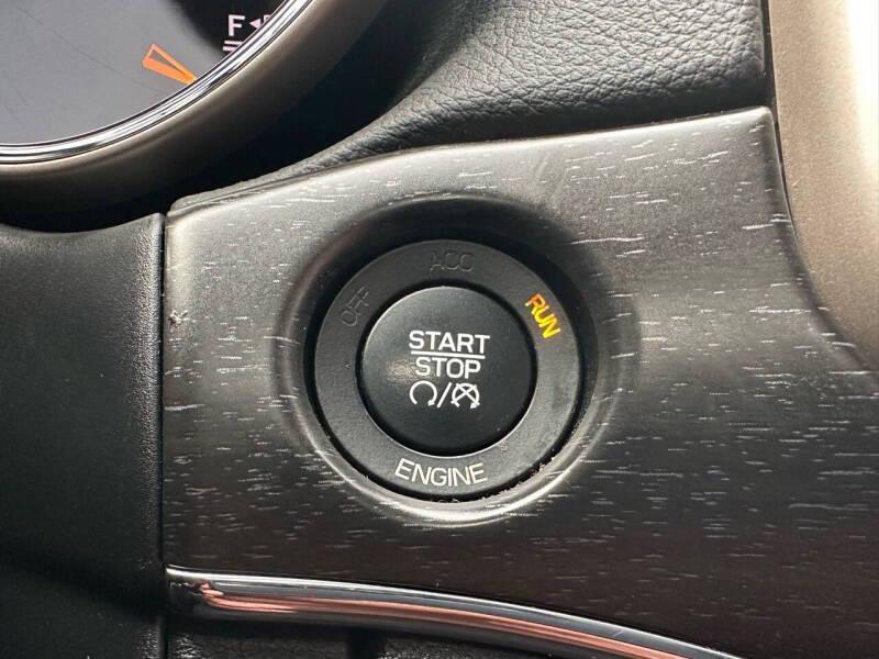 used 2015 Jeep Grand Cherokee car, priced at $13,995