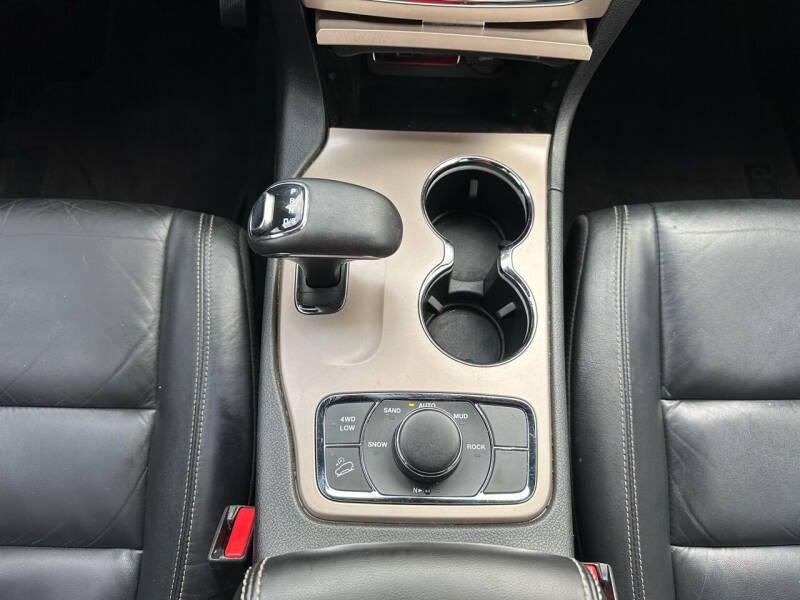 used 2015 Jeep Grand Cherokee car, priced at $13,995