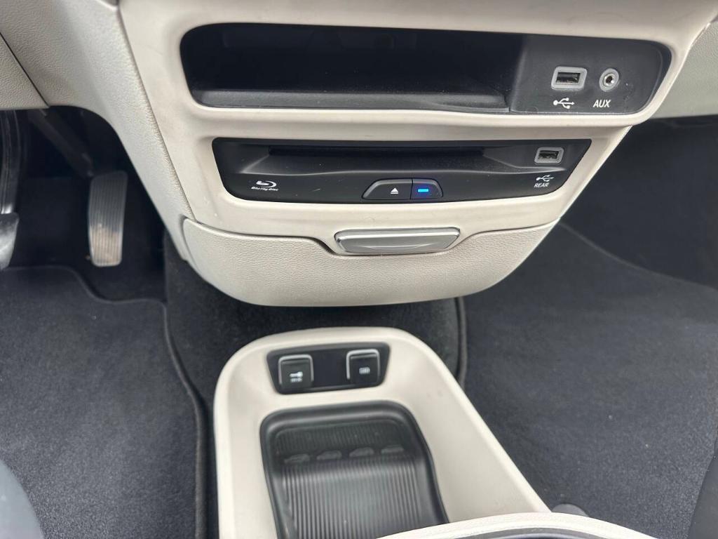 used 2018 Chrysler Pacifica car, priced at $17,995