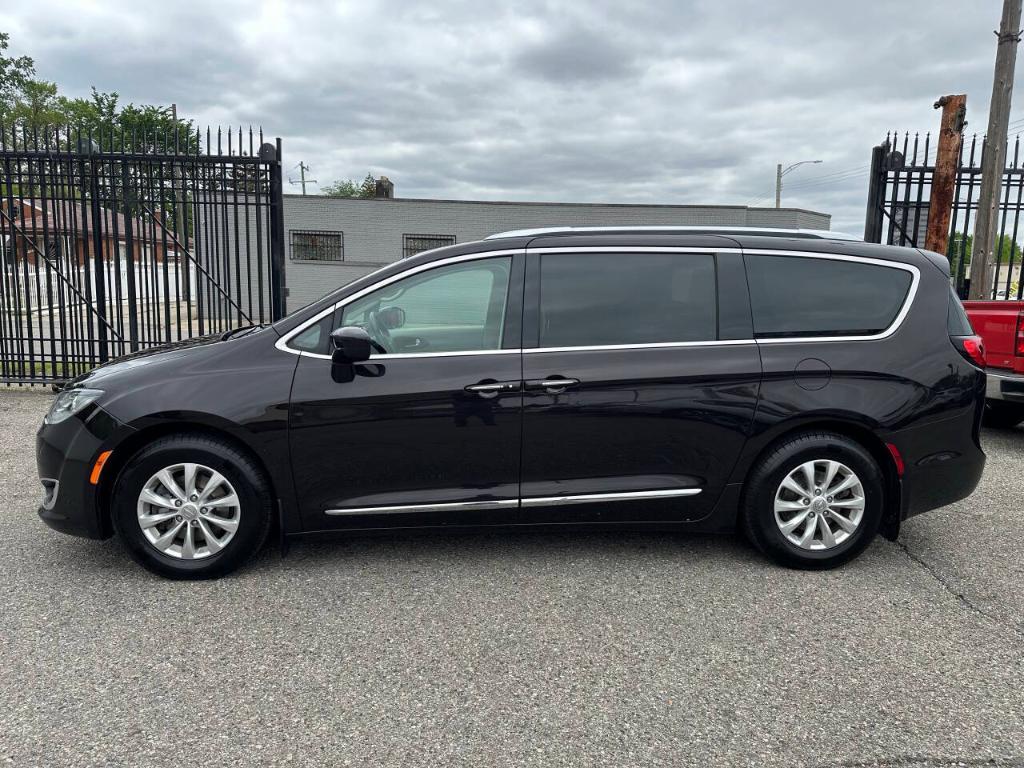 used 2018 Chrysler Pacifica car, priced at $17,995