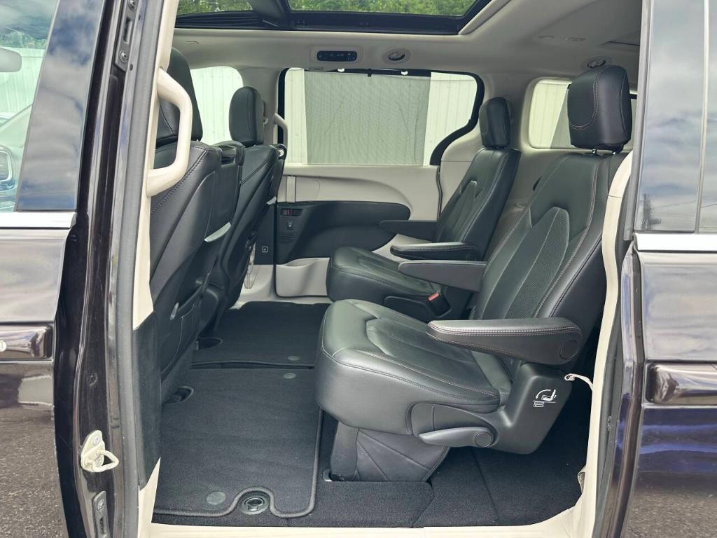 used 2018 Chrysler Pacifica car, priced at $17,995