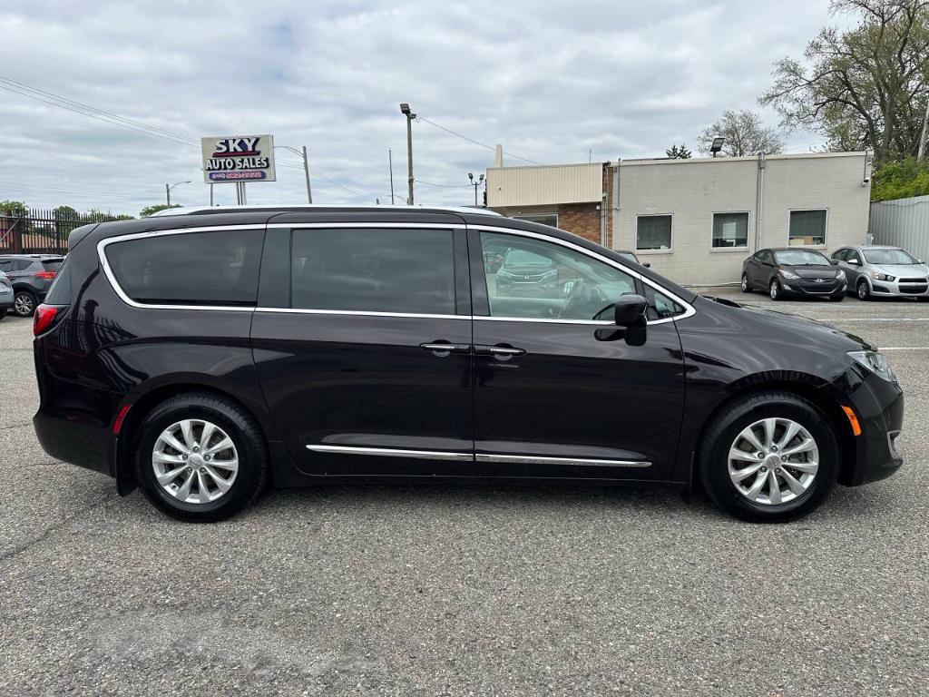 used 2018 Chrysler Pacifica car, priced at $17,995