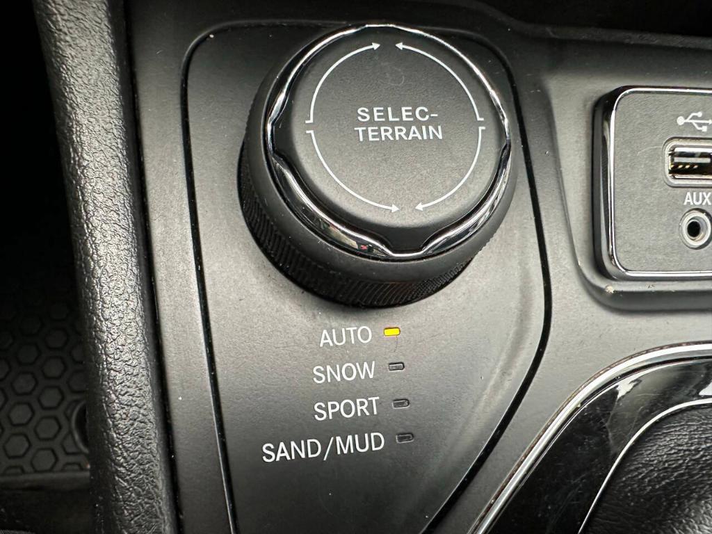 used 2019 Jeep Cherokee car, priced at $11,995