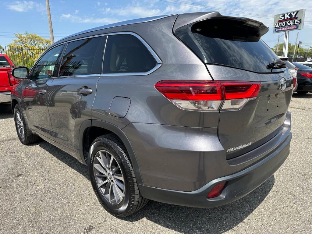used 2018 Toyota Highlander car, priced at $21,995