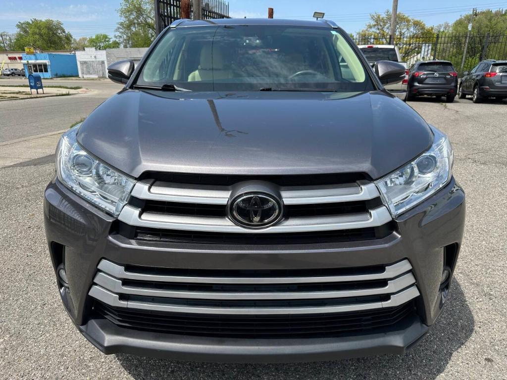 used 2018 Toyota Highlander car, priced at $21,995