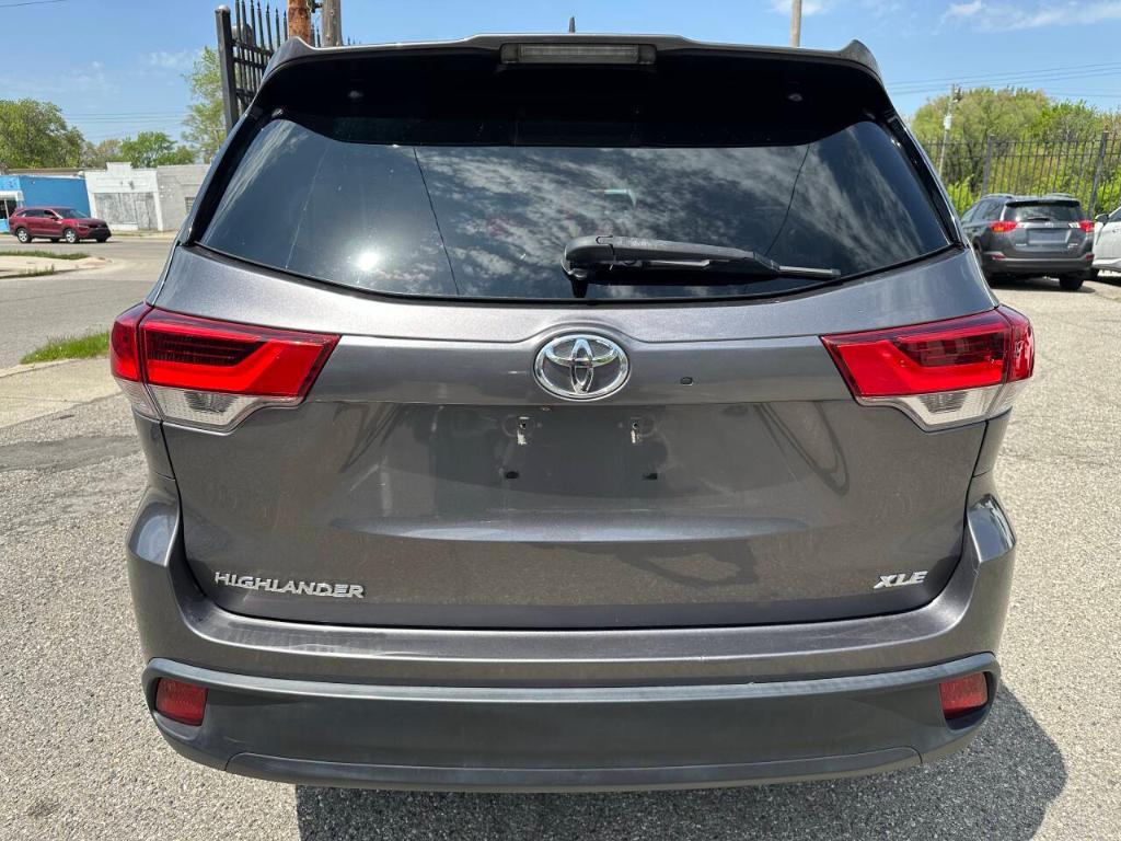 used 2018 Toyota Highlander car, priced at $21,995