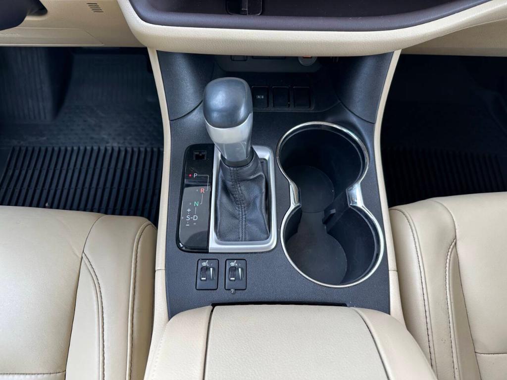used 2018 Toyota Highlander car, priced at $21,995