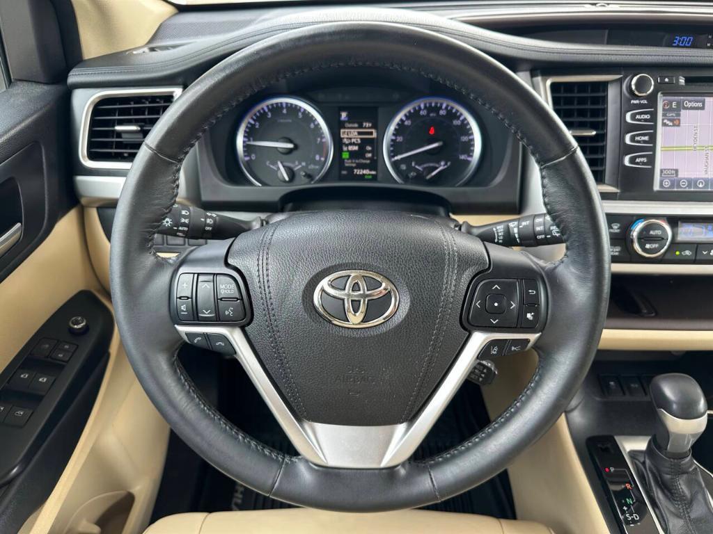 used 2018 Toyota Highlander car, priced at $21,995