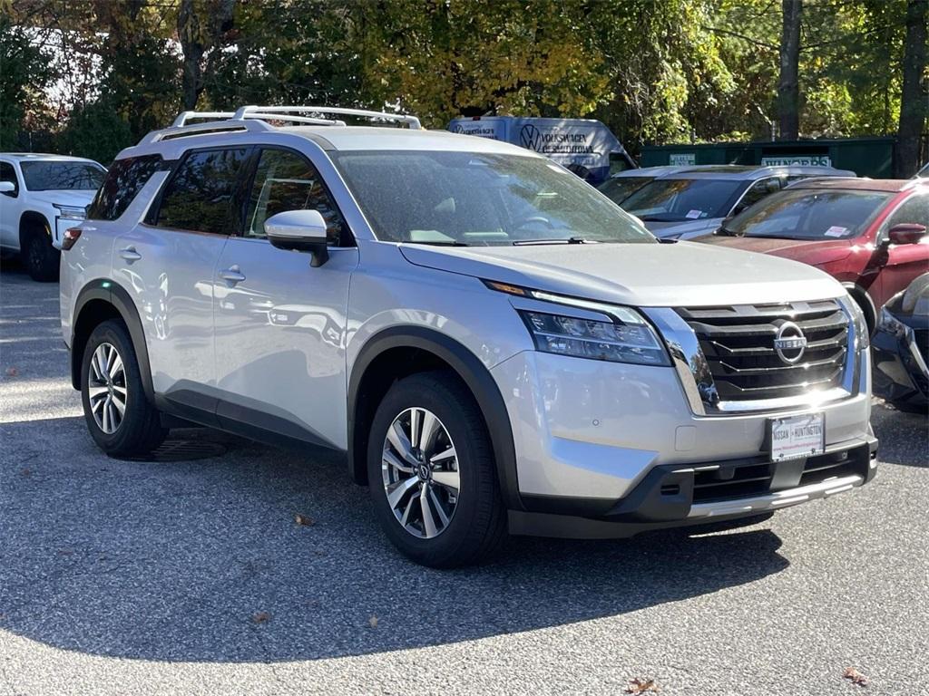 new 2024 Nissan Pathfinder car, priced at $40,300