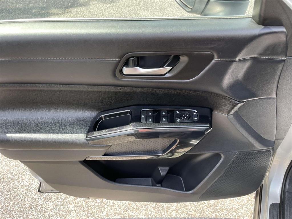 used 2022 Nissan Pathfinder car, priced at $26,262