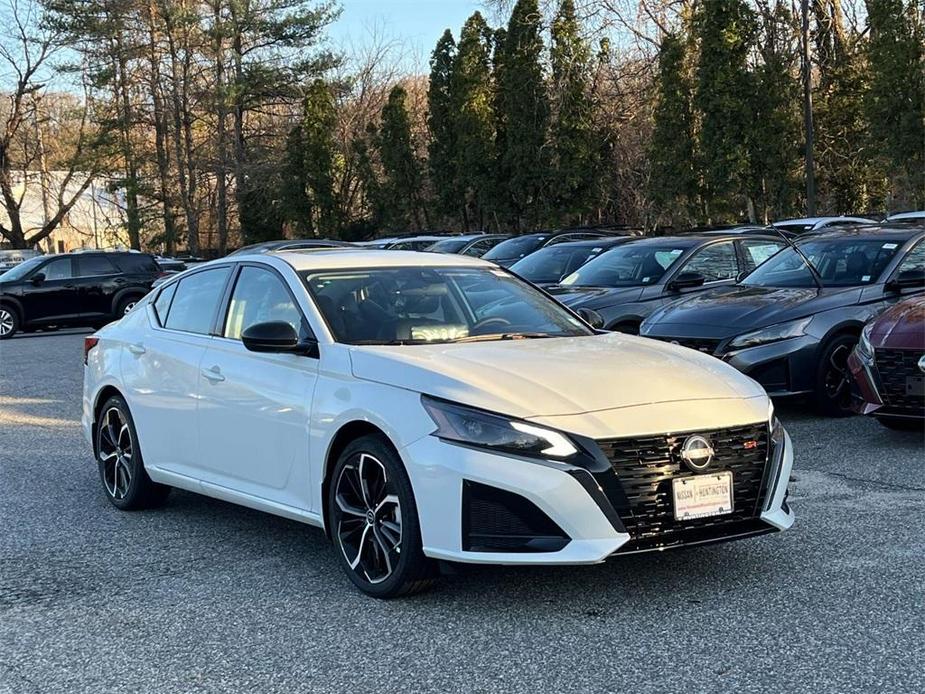 new 2025 Nissan Altima car, priced at $30,900