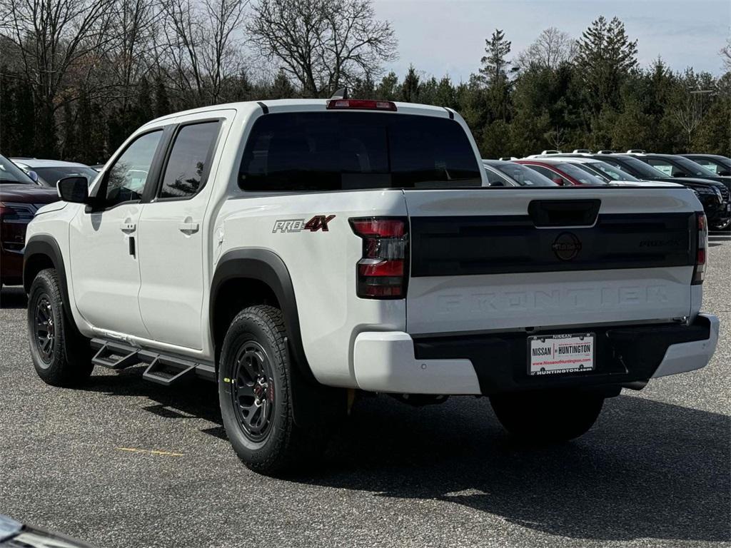 new 2025 Nissan Frontier car