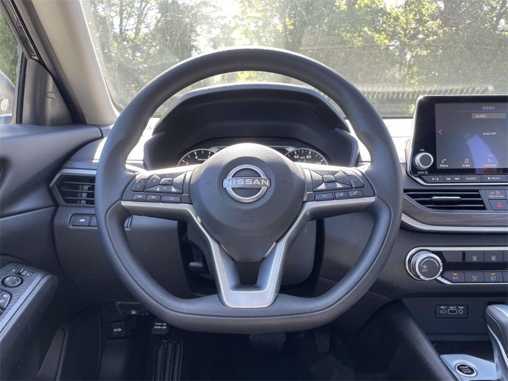 new 2025 Nissan Altima car