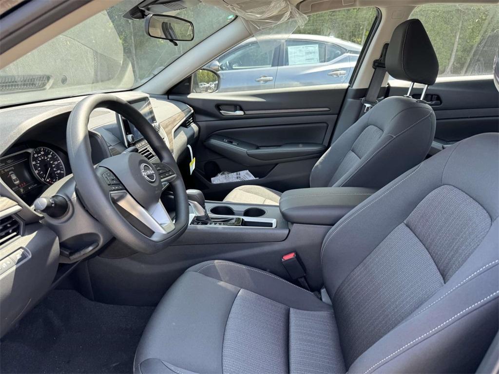new 2025 Nissan Altima car